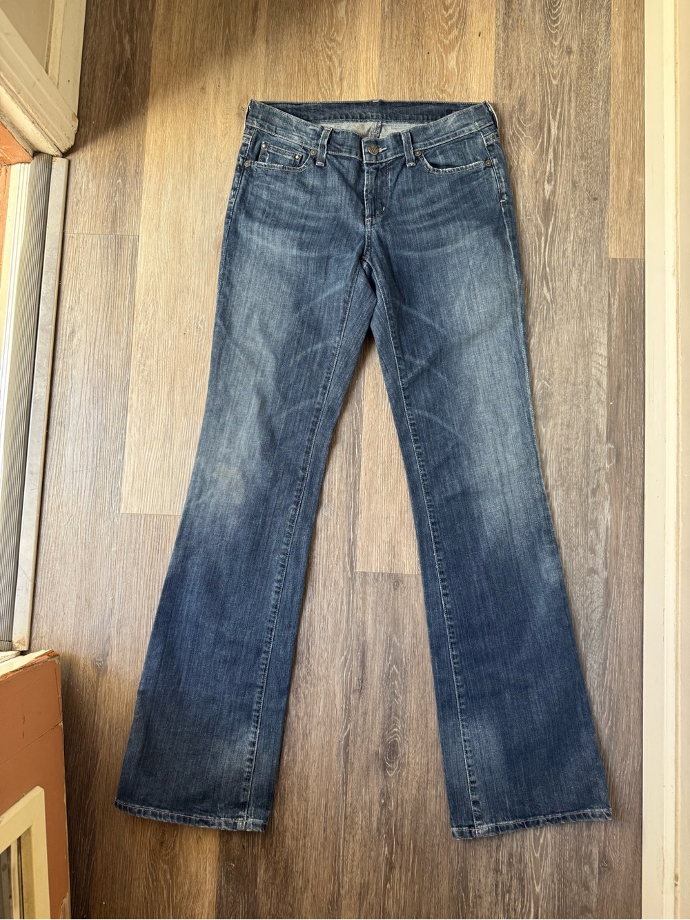 Citizens Of Humanity Faded Dark Blue Low Rise Boot Cut Jeans Size 29
